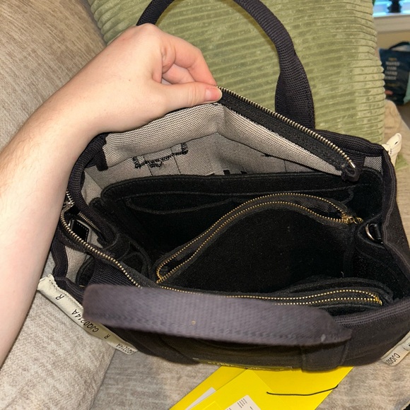 Marc Jacobs Black and Cream Tote Bag - Picture 5 of 9